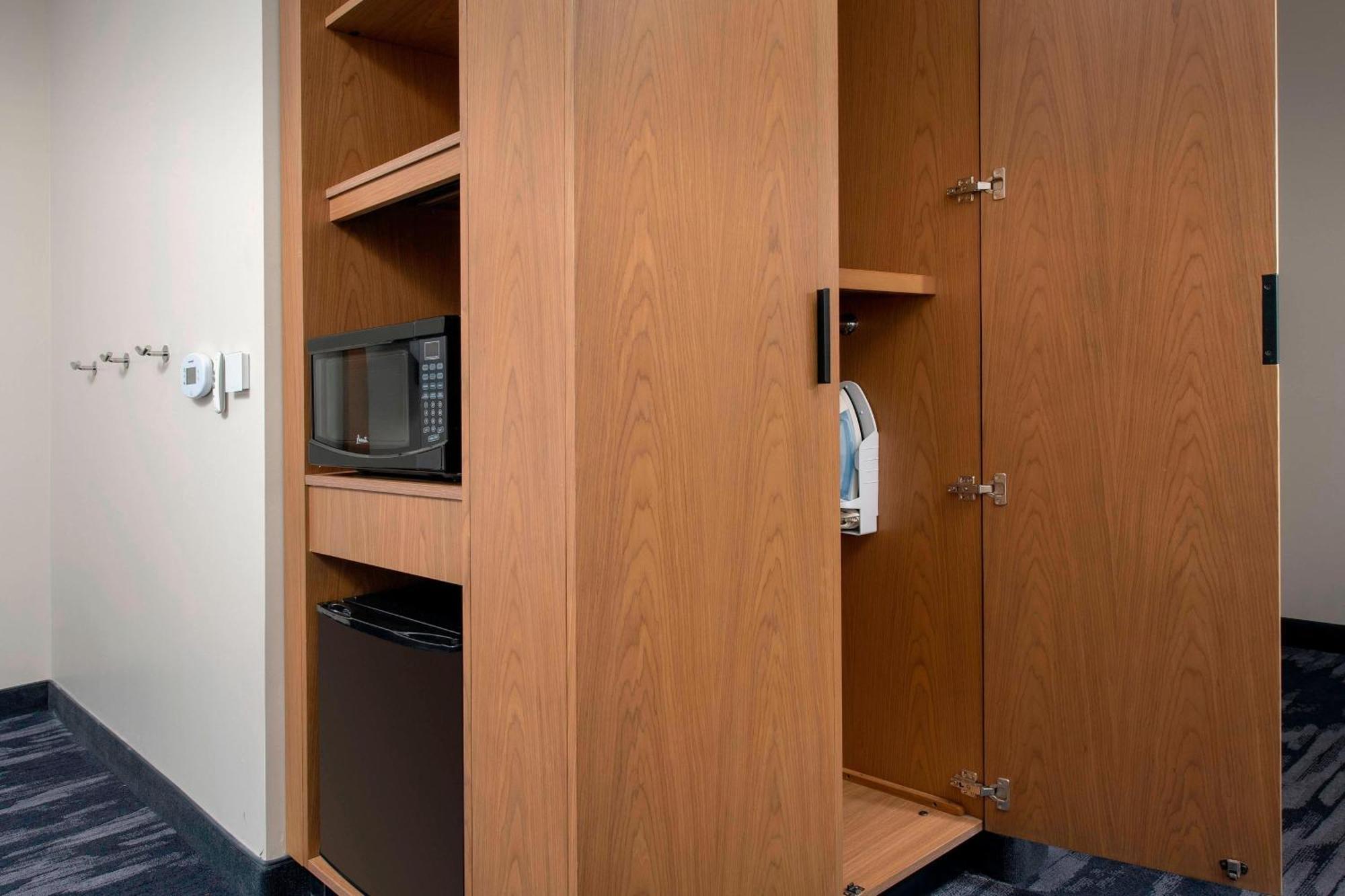 Fairfield Inn & Suites By Marriott Miami Airport West/Доръл Стая снимка